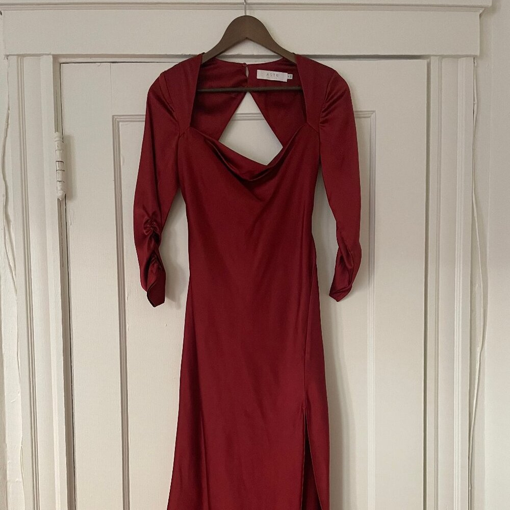 ASTR The Label Gracie Long Sleeve Dress in Merlot